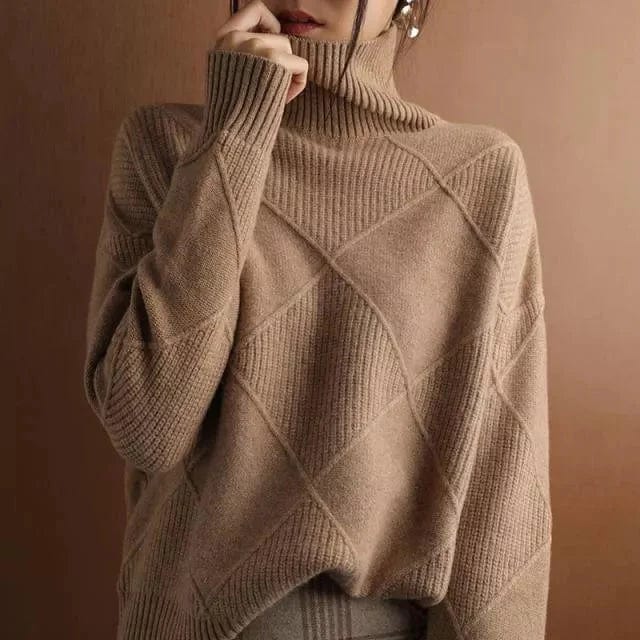 JO | Stylish turtleneck sweater