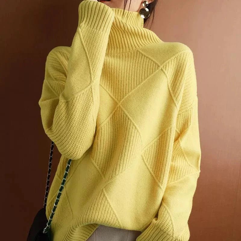 JO | Stylish turtleneck sweater