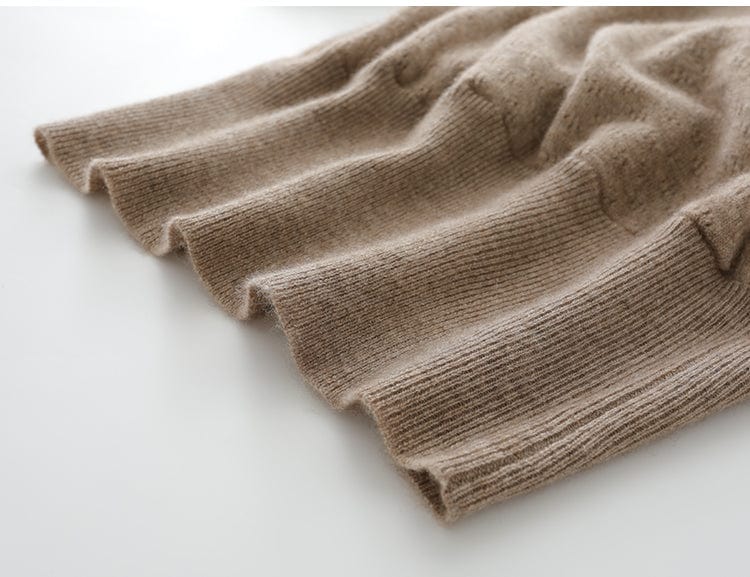 JO | Cross V-neck cashmere sweater