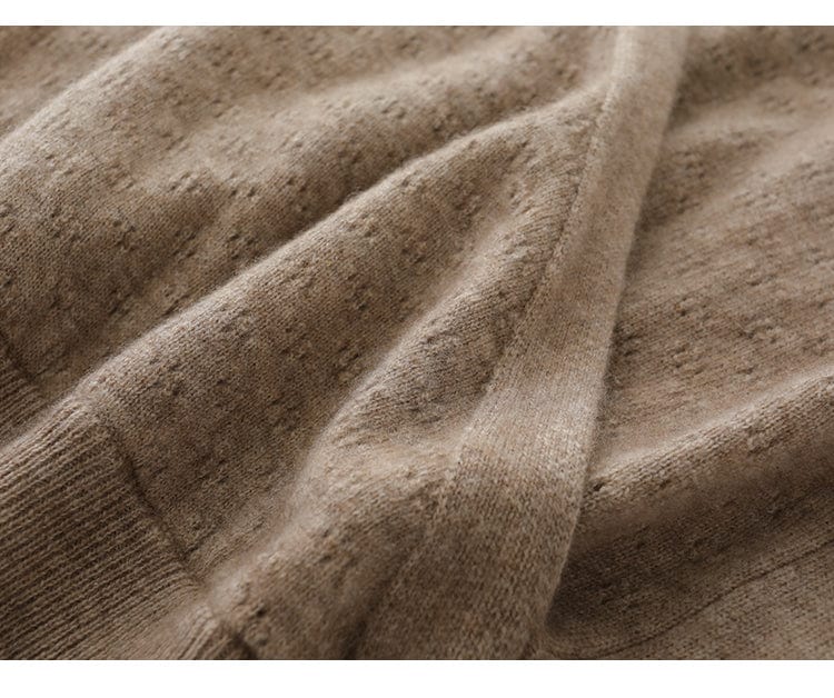 JO | Cross V-neck cashmere sweater