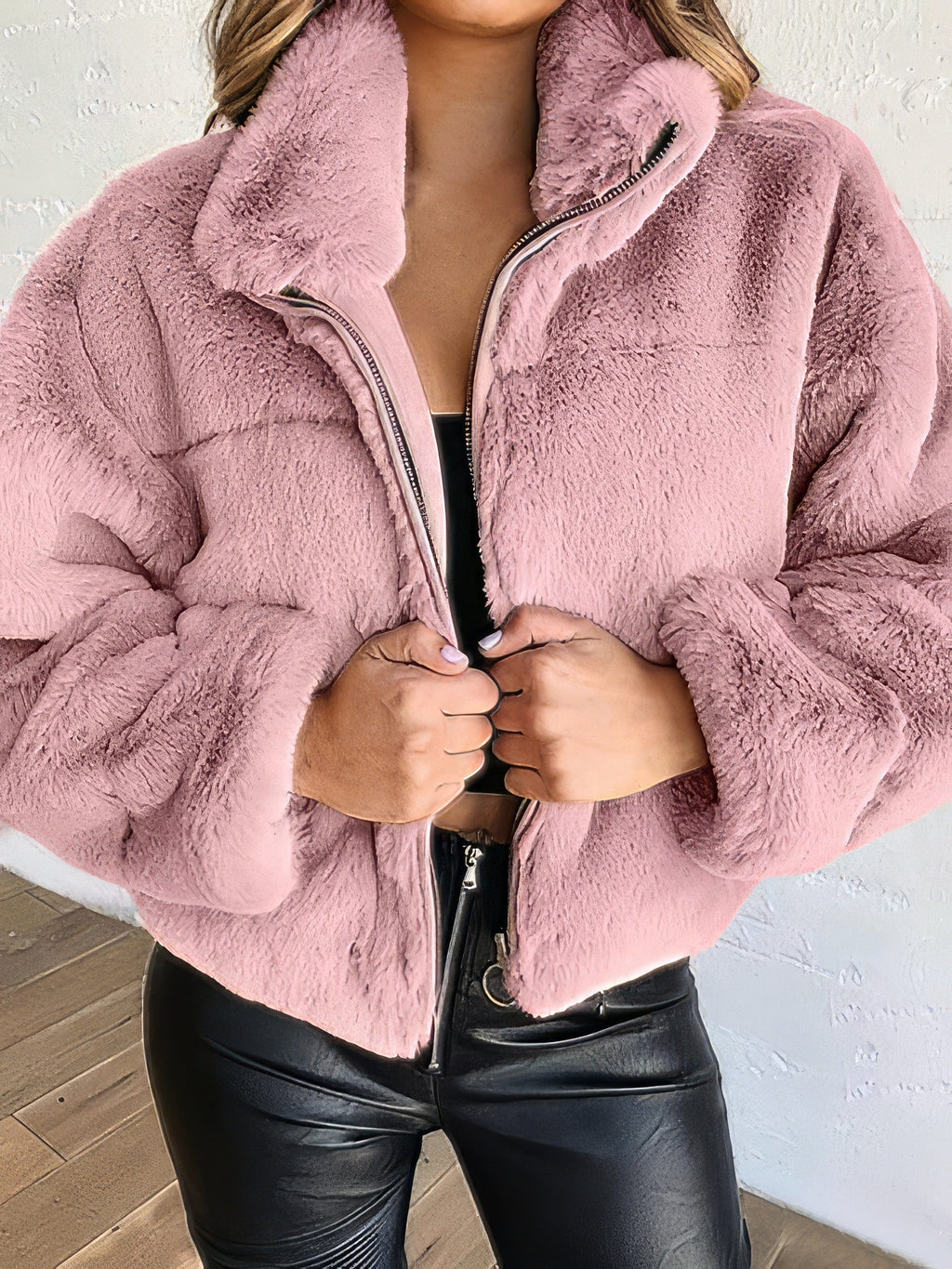 JO | Minimalist and insulated coat