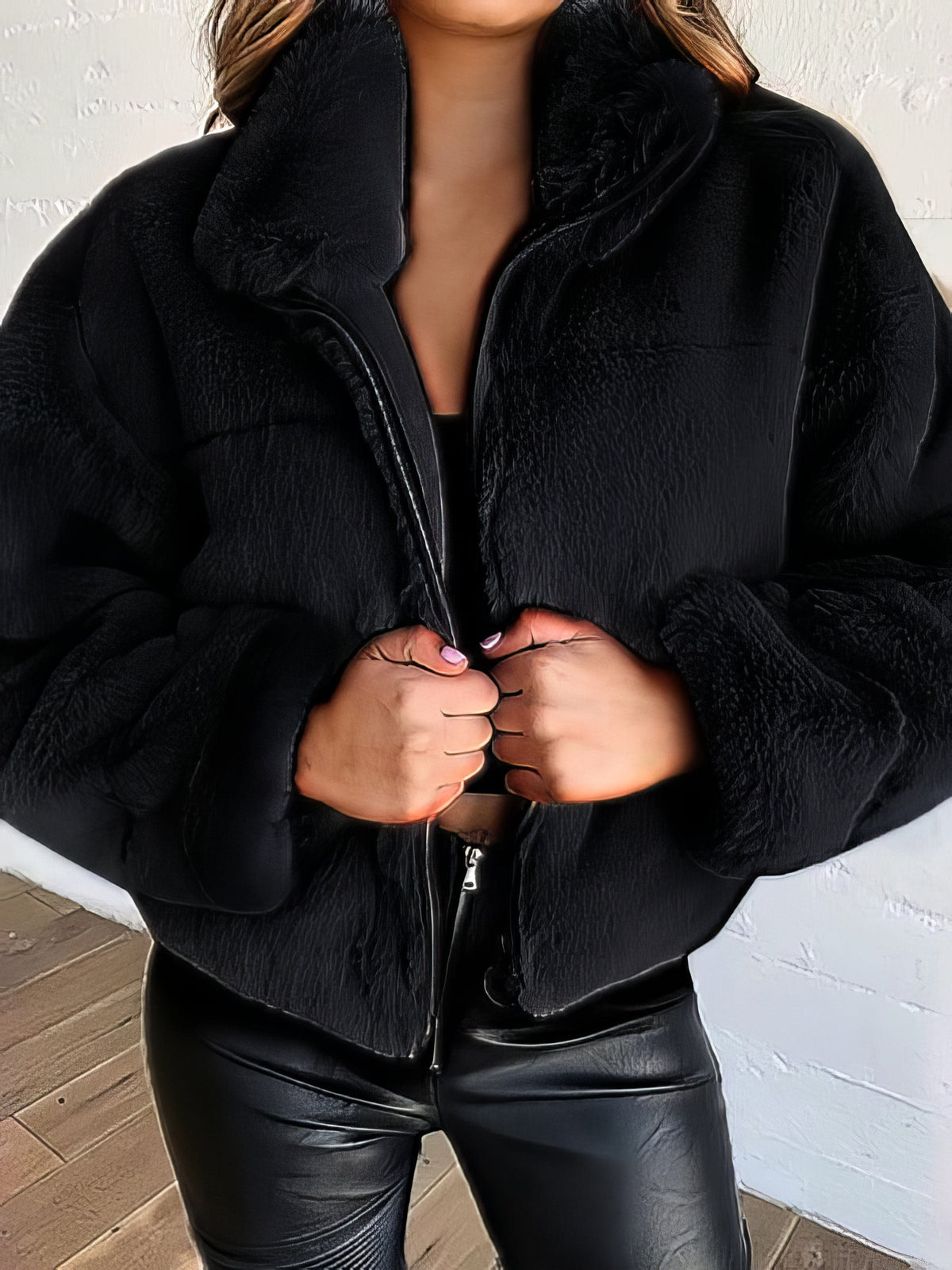 JO | Minimalist and insulated coat