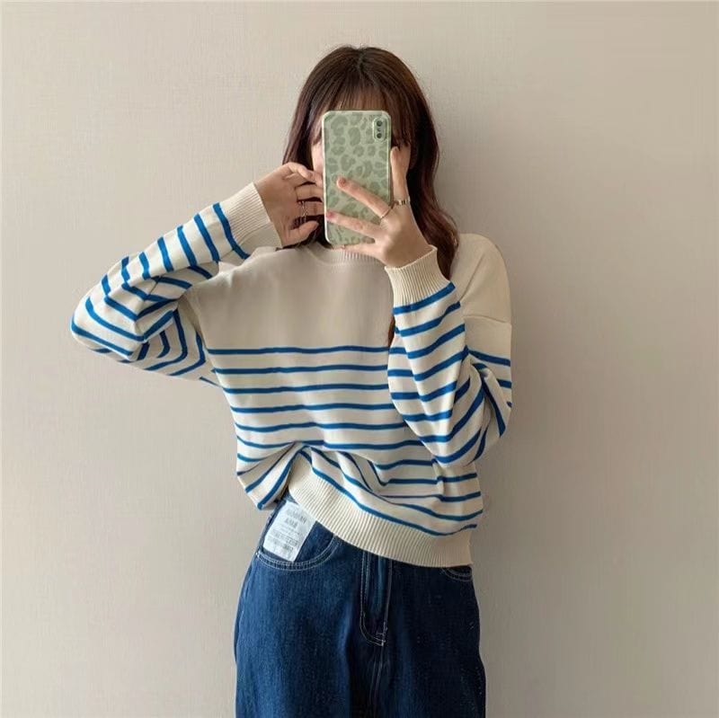 JO | Solid round neck sweater