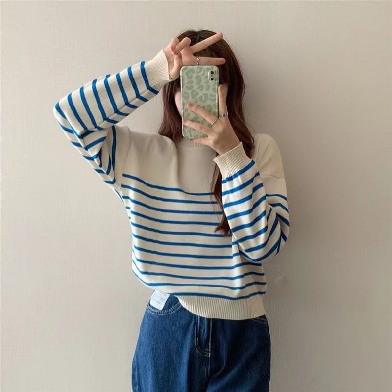 JO | Solid round neck sweater