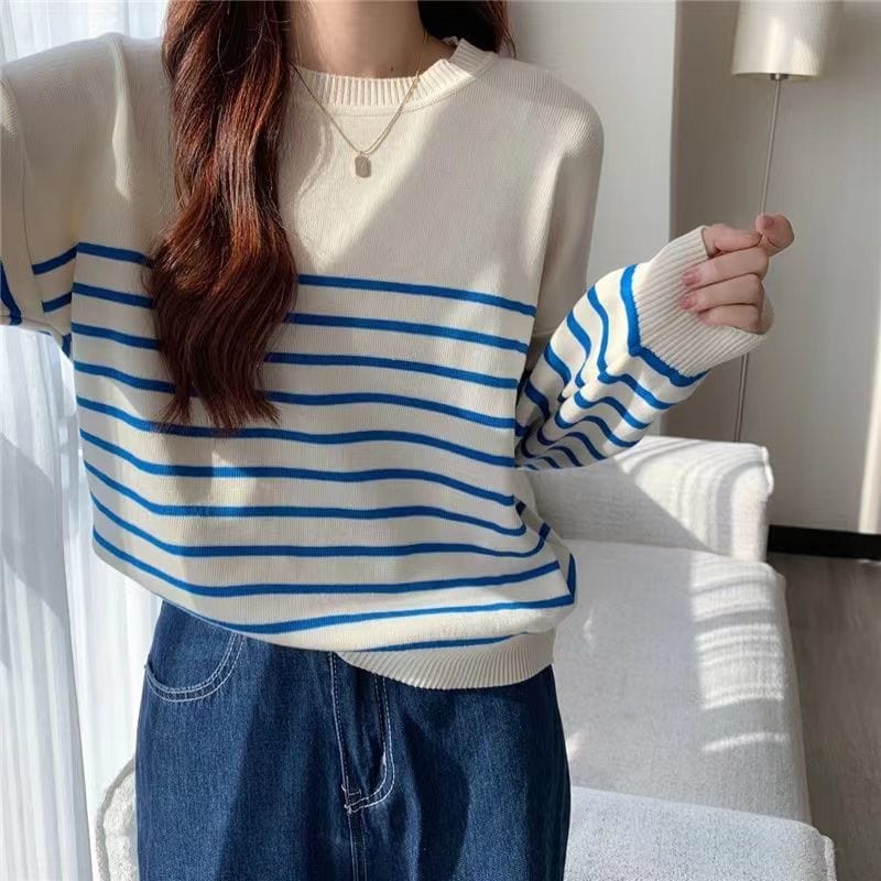 JO | Solid round neck sweater