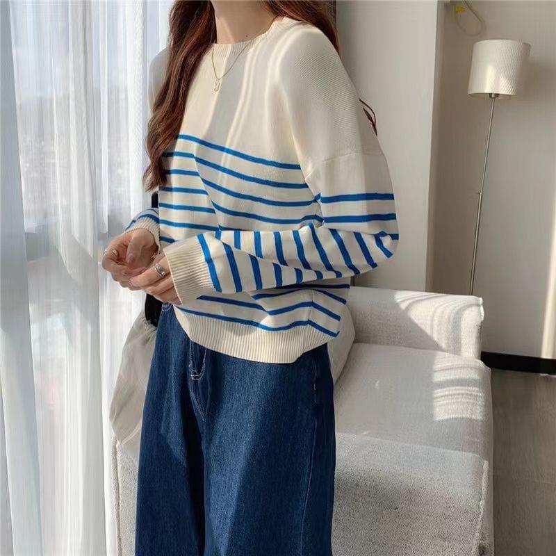 JO | Solid round neck sweater