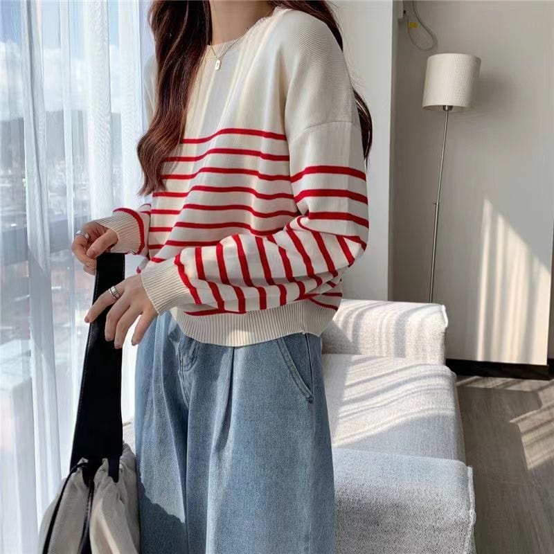 JO | Solid round neck sweater