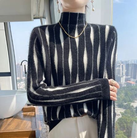 JO | Sweater with half-high neckline